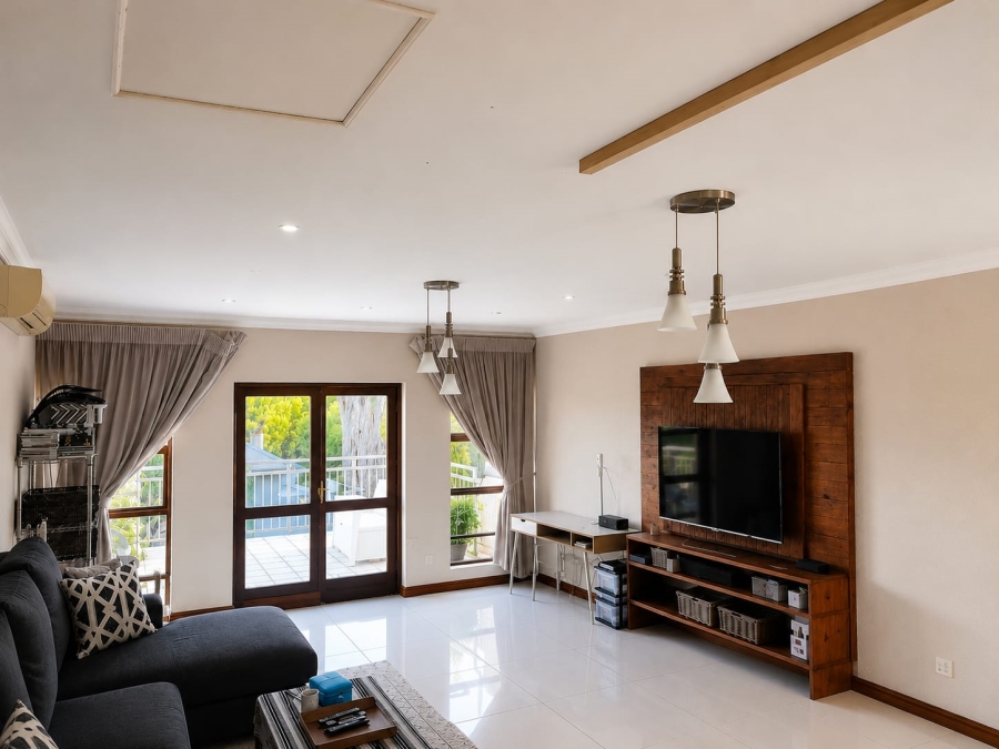 To Let 4 Bedroom Property for Rent in Caribbean Beach Club North West